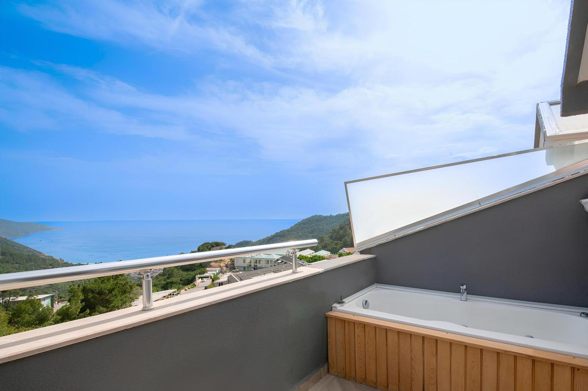 ホテル Ramada By Wyndham Fethiye Oludeniz Adult Only エクステリア 写真