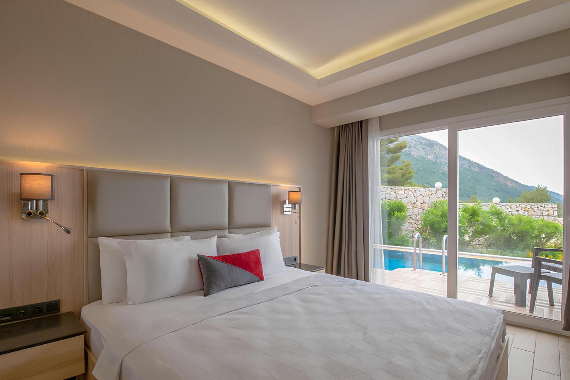 ホテル Ramada By Wyndham Fethiye Oludeniz Adult Only エクステリア 写真