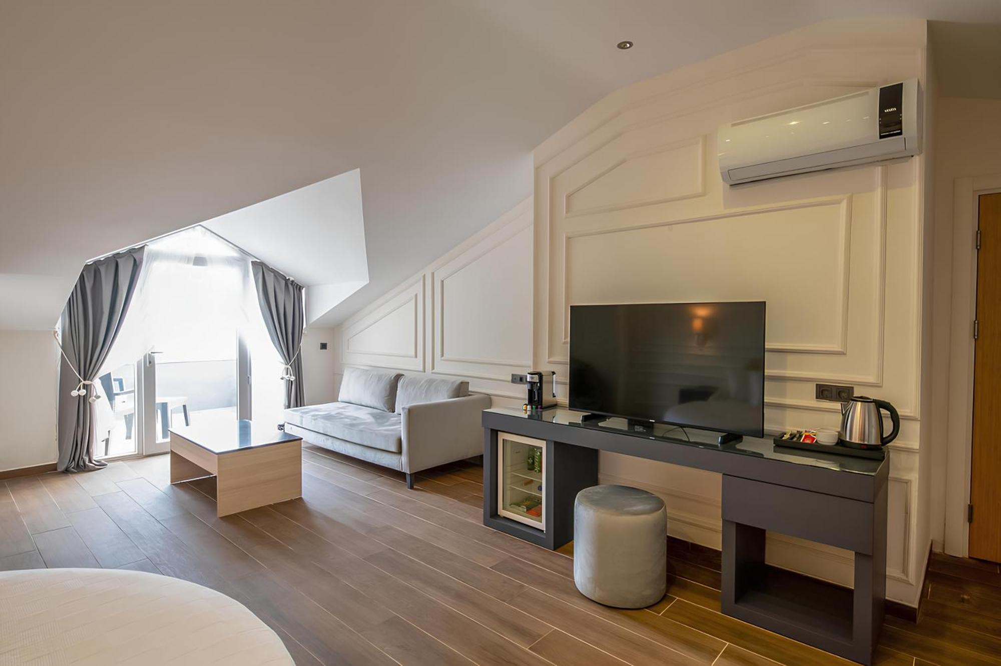ホテル Ramada By Wyndham Fethiye Oludeniz Adult Only エクステリア 写真