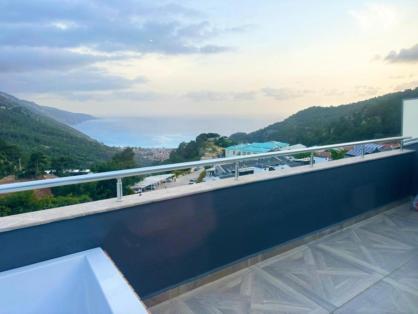 ホテル Ramada By Wyndham Fethiye Oludeniz Adult Only エクステリア 写真