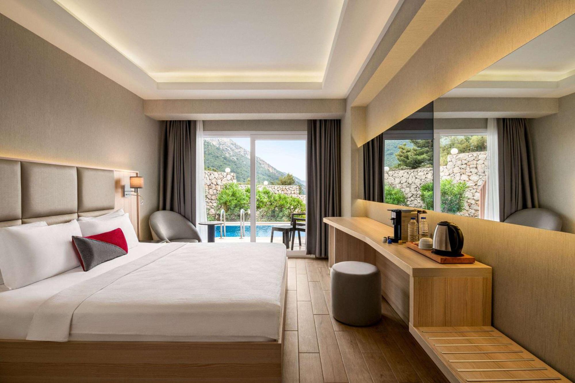 ホテル Ramada By Wyndham Fethiye Oludeniz Adult Only エクステリア 写真