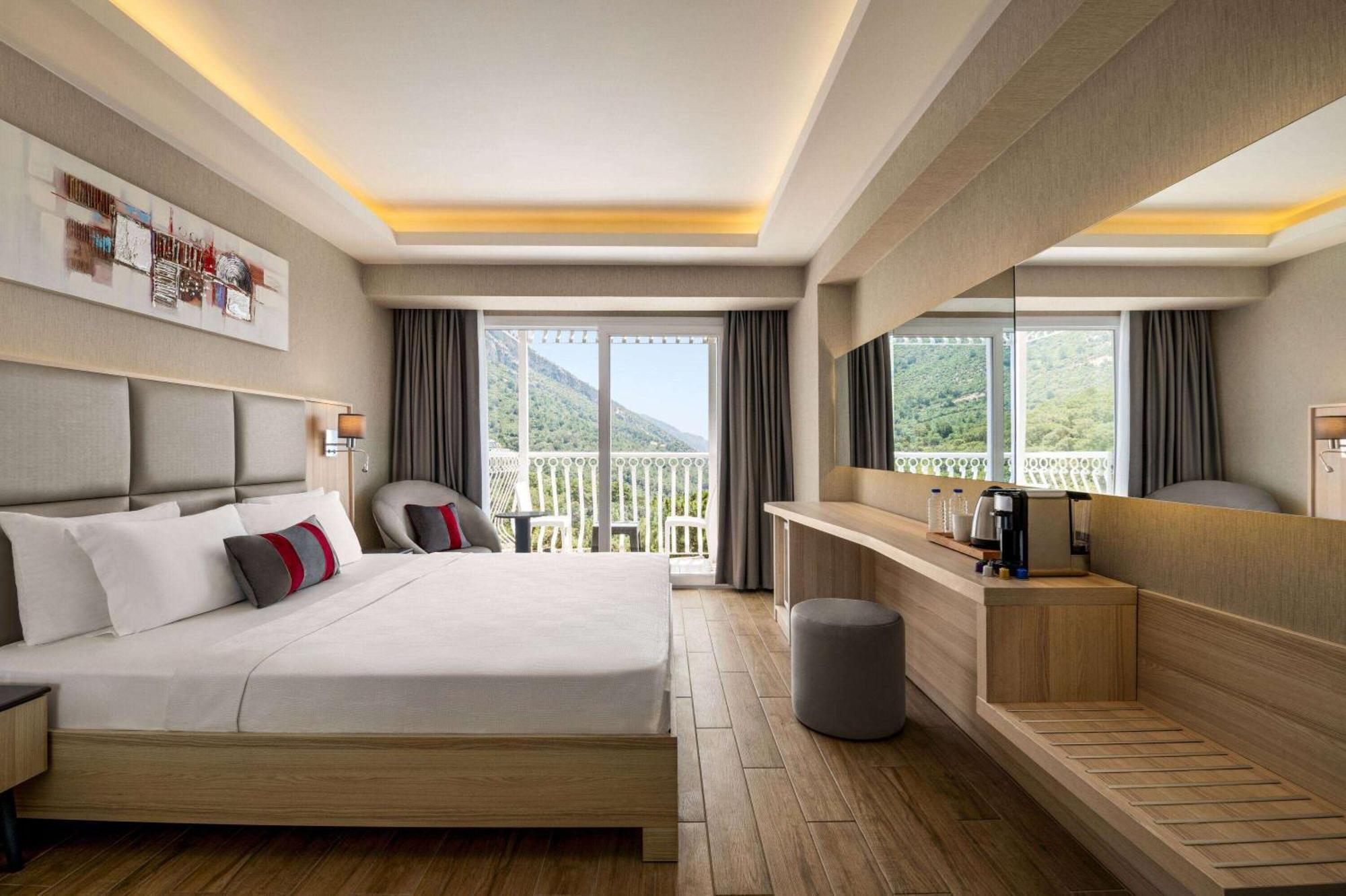 ホテル Ramada By Wyndham Fethiye Oludeniz Adult Only エクステリア 写真