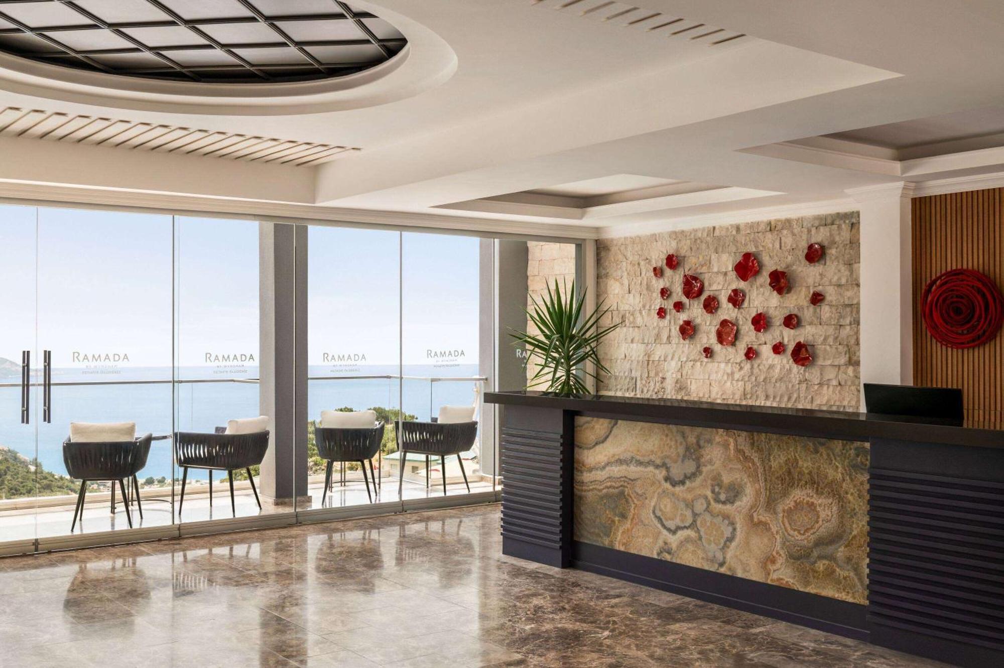 ホテル Ramada By Wyndham Fethiye Oludeniz Adult Only エクステリア 写真