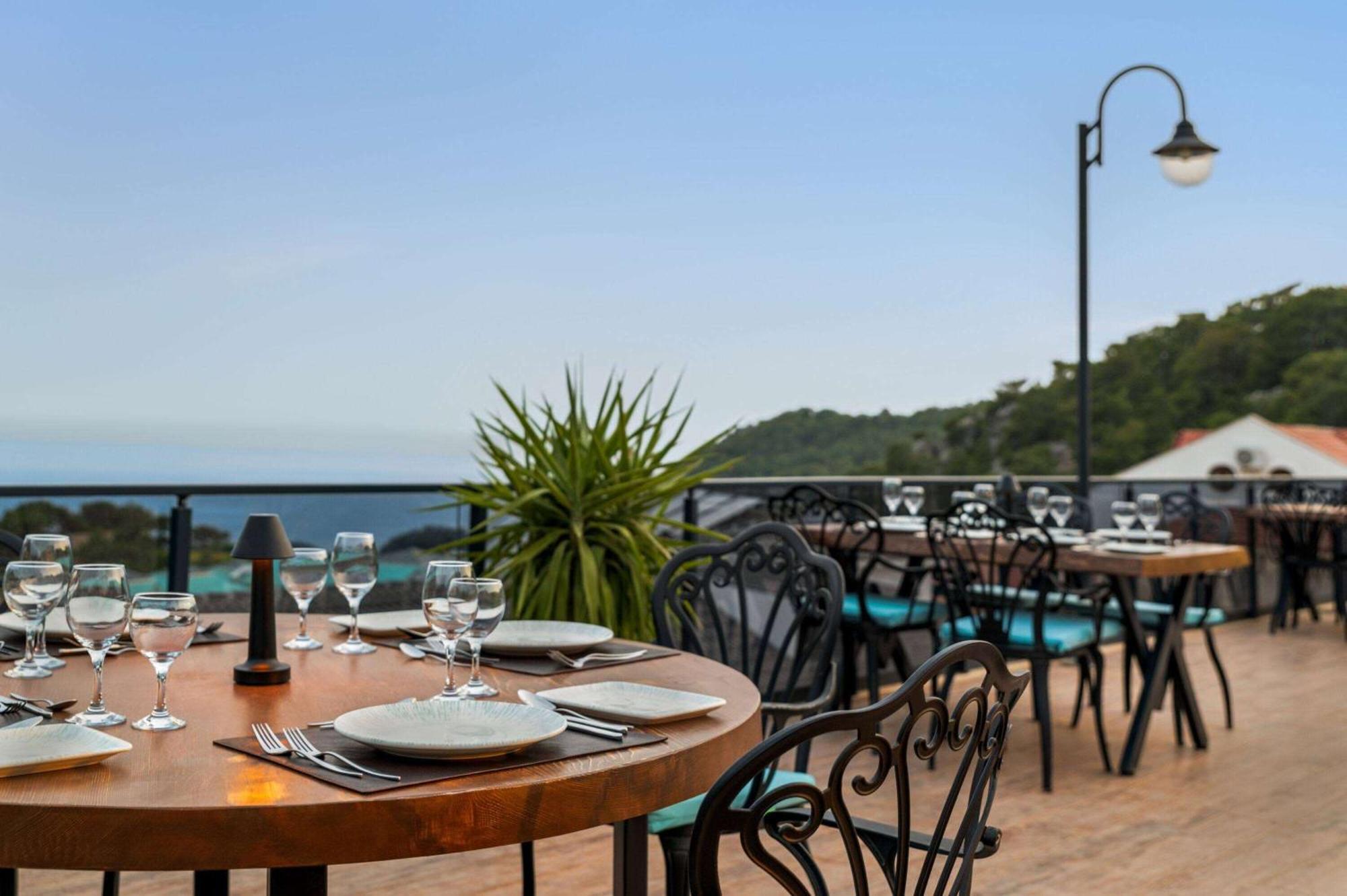 ホテル Ramada By Wyndham Fethiye Oludeniz Adult Only エクステリア 写真